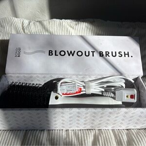 Blowout Brush - Black